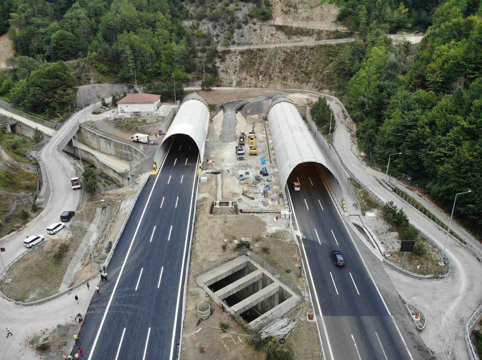 anadolu otoyolu bolu dagi gecisinde istanbul yonu 5 saat trafige kapatilacak F1EkgdNA