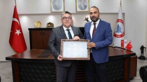 baru rektoru akkayadan rektor ozolcere nezaket ziyareti vmfcPbjQ