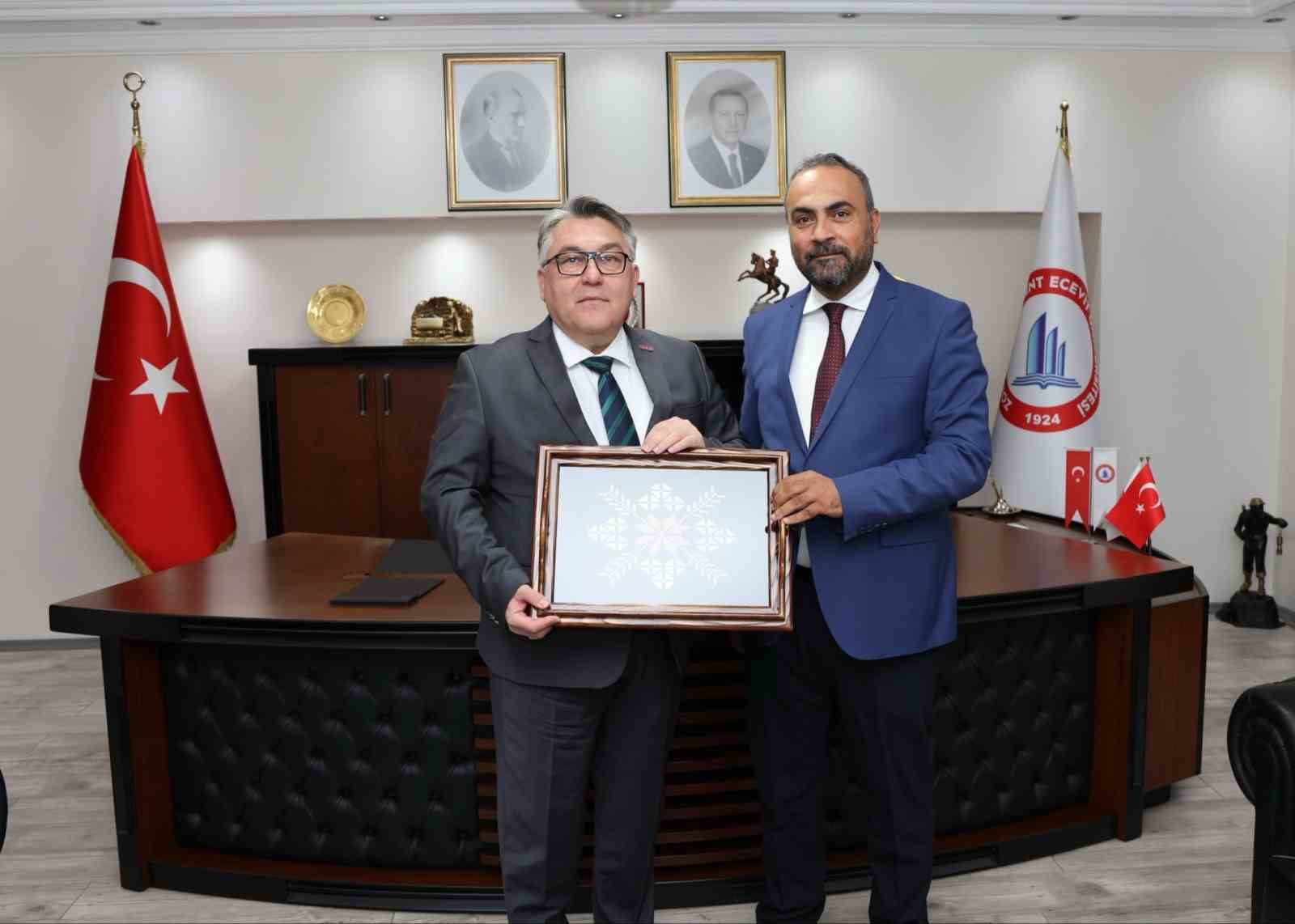 baru rektoru akkayadan rektor ozolcere nezaket ziyareti vmfcPbjQ