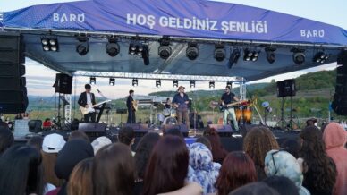 baruden ogrencilere hos geldiniz senligi Q6LrJDeV