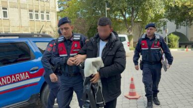 bazasinin altinda uyusturucu hap ele gecirilen sahis tutuklandi c9IgiGOS