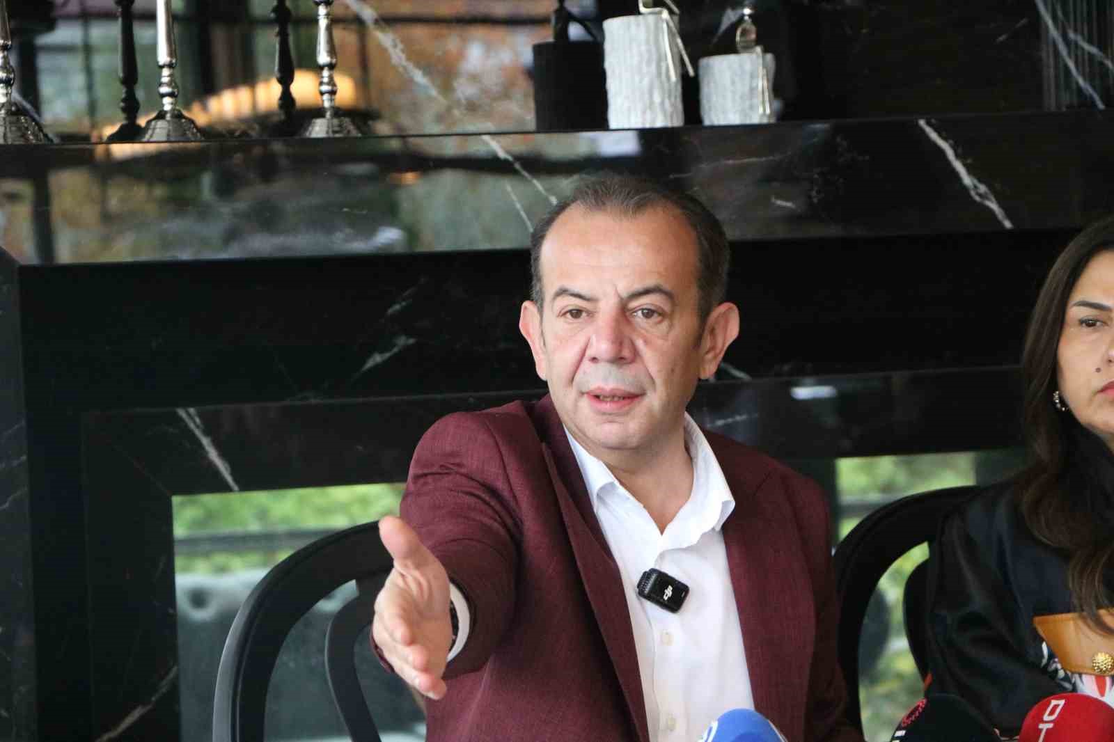 bolu belediye baskani ozcan sayin kilicdaroglu ve ekibi partiye gelirse beni atip atmamasi hic uRpyMFJC