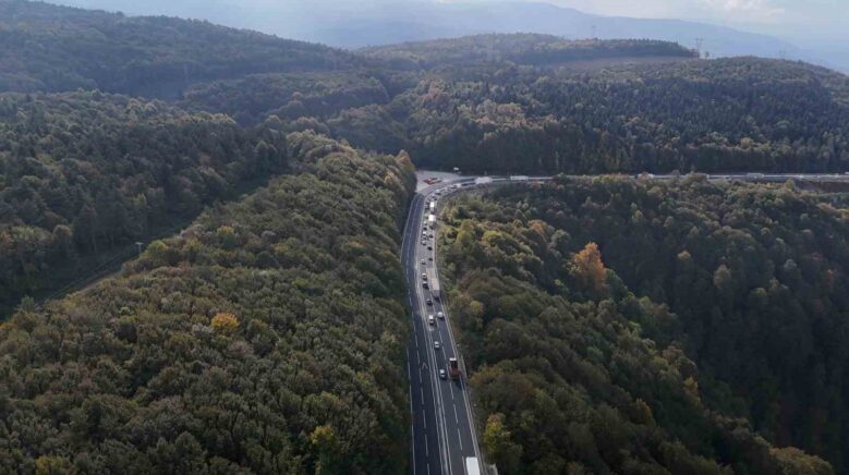 bolu dagi tunelinde yapilan calismalar kara yolundaki trafigi artirdi dW6XLE5D