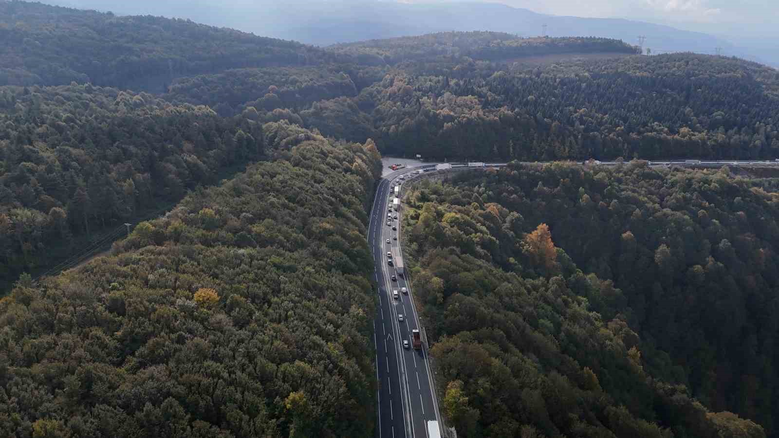 bolu dagi tunelinde yapilan calismalar kara yolundaki trafigi artirdi dW6XLE5D