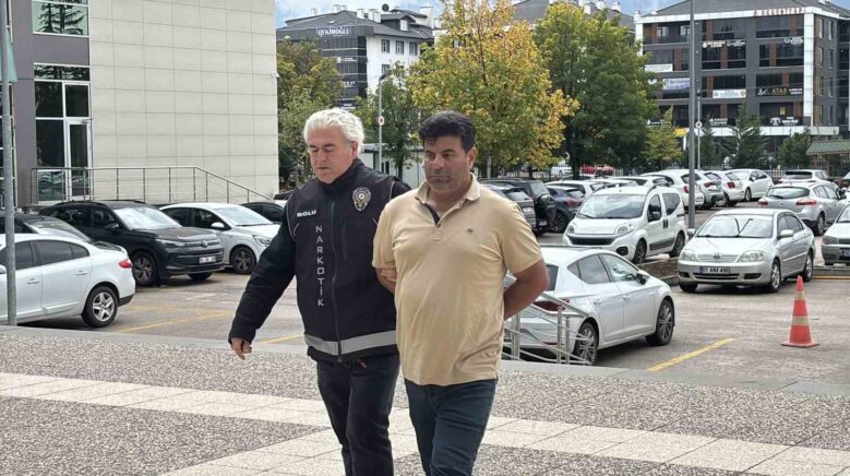 boluda aracin dingillerine gizlenmis 7 kilo uyusturucu ele gecirildi Q9WIIxVX