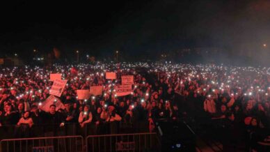 boluda binlerce kisi manga konserinde cumhuriyet coskusunu yasadi YtEv6n9I