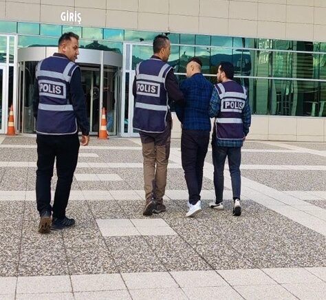 boluda cesitli suclardan aranan 4 kisi tutuklandi qqmVLfnm