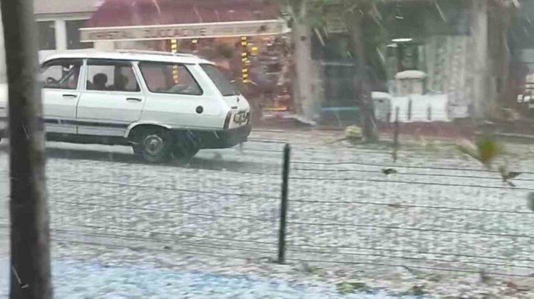 caycumada ceviz buyuklugunde dolu yagisi hayati olumsuz etkiledi n1uM3GtF