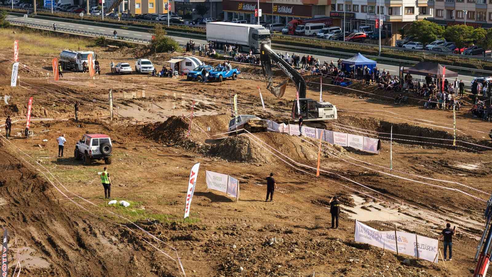 deniz kenarinda gerceklestirilen zorlu off road yarislari nefesleri kesti N7yt5XwC