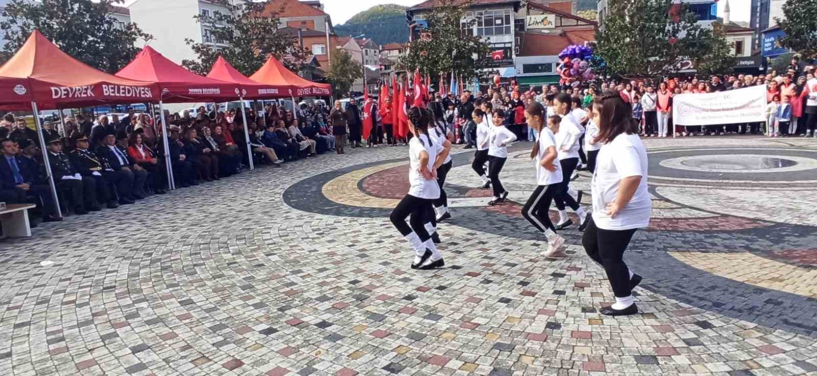 devrekte 29 ekim coskusu Q1wTN5lM