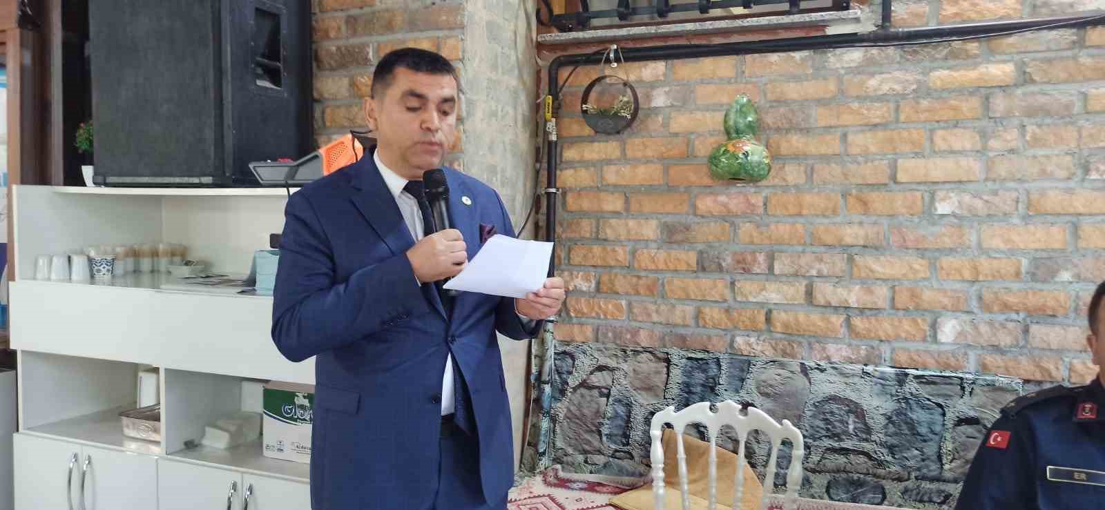 devrekte duzenlenen kahvaltida muhtarlar bir araya geldi cVFnNf72