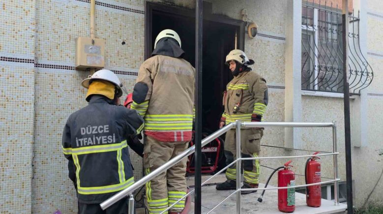 duzcede sabah saatlerinde korkutan yangin Cjy5JXPF