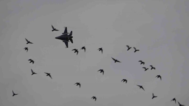 f 16lardan nefes kesen gosteri 7SahUb8v