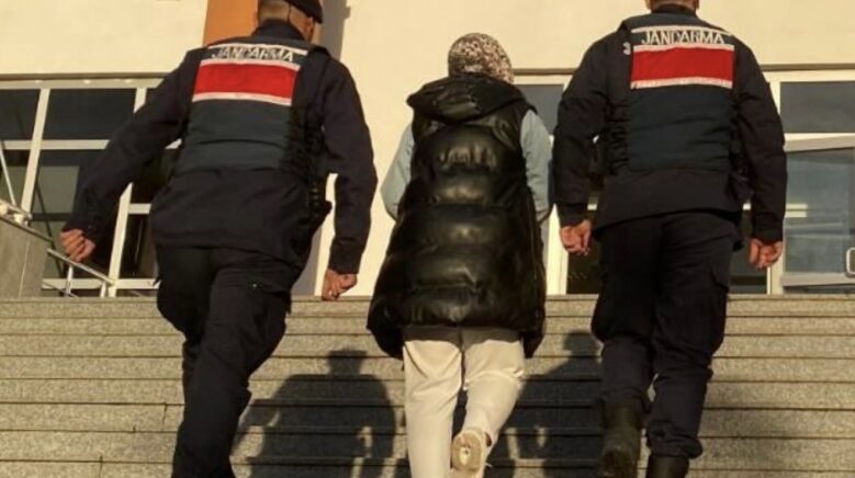 feto uyeliginden aranan kadin jandarma tarafindan yakalandi O6zCC2IG