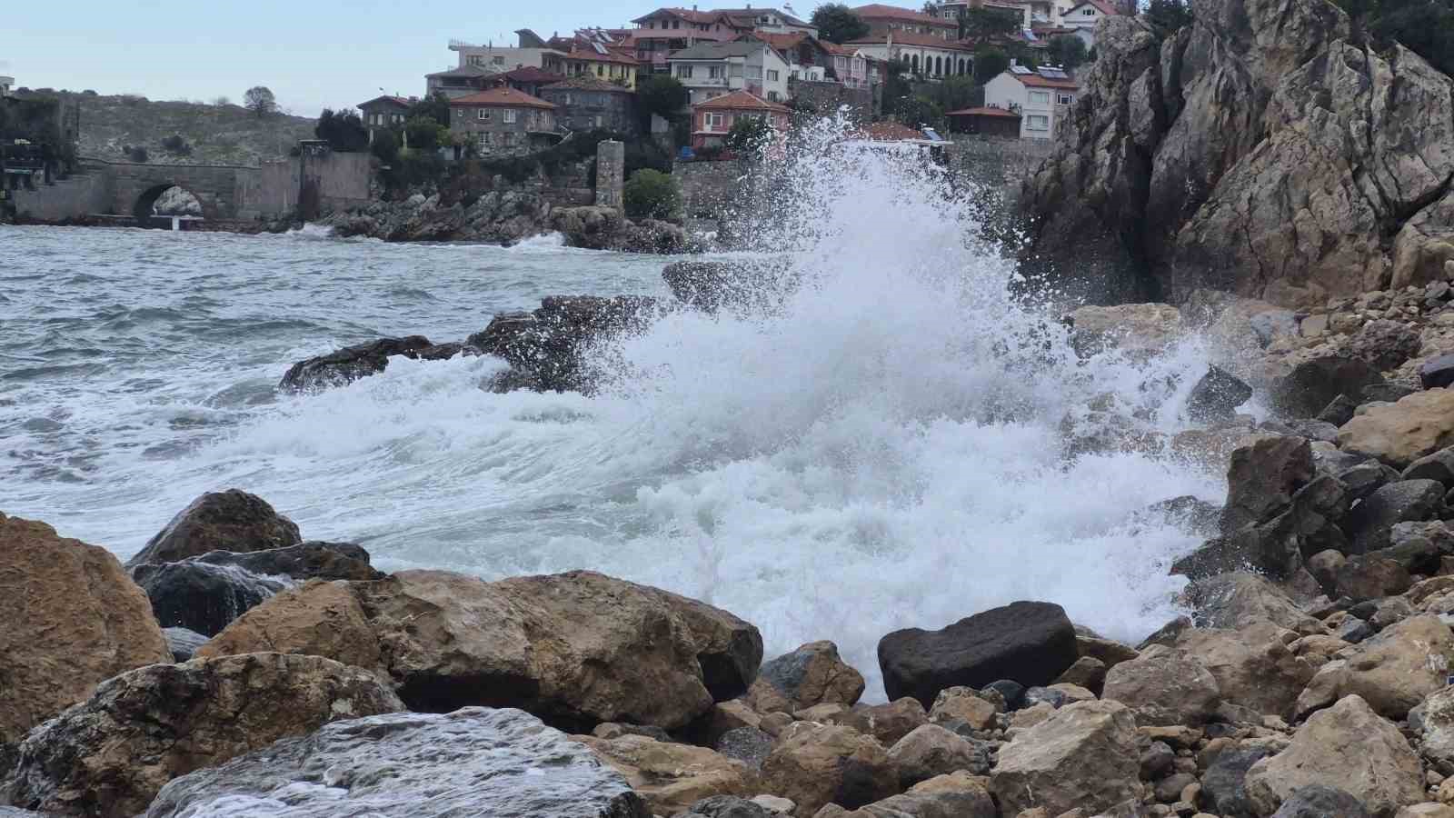 firtina uyarisi yapilan bartinda dev dalgalar pORgsT1b