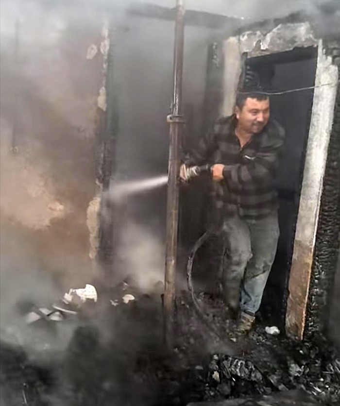 giresunda yildirim dusmesi sonucu evde yangin cikti cami hasar gordu YhSBqadX