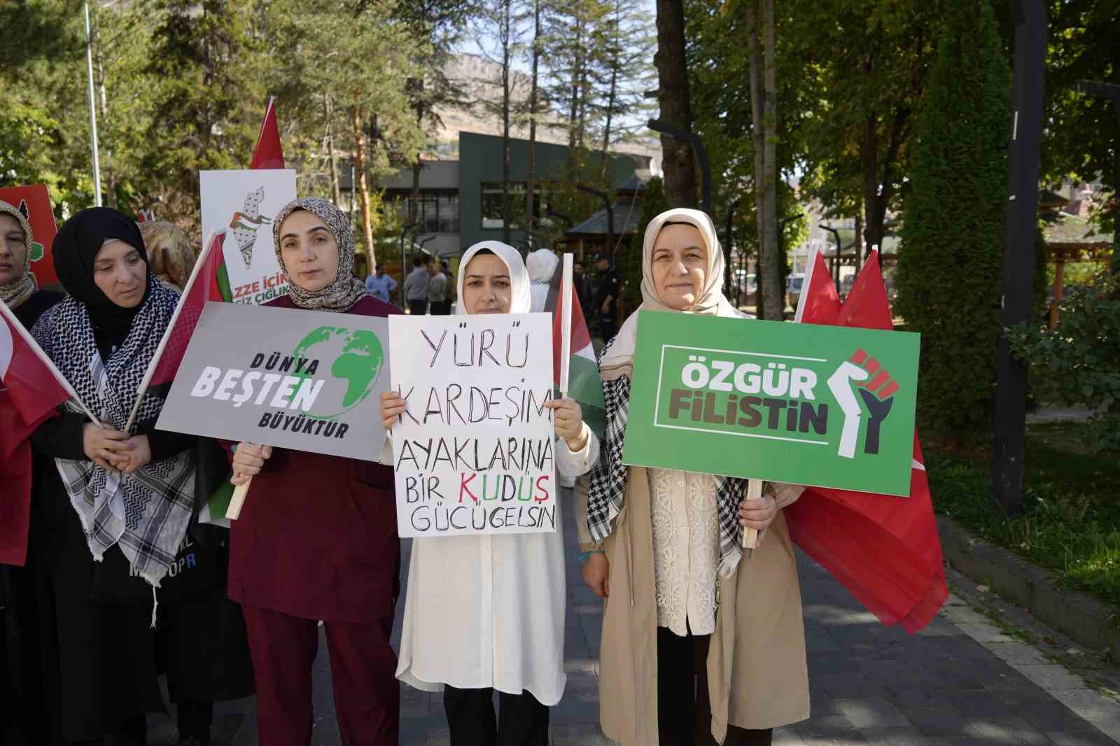 gumushanede kadinlardan gazze icin sessiz ciglik yuruyusu U3savM4y