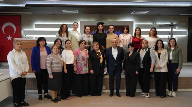 gurcu saglik calisanlari 1 gununu samsundaki hastanede gecirdi MA4ddUug