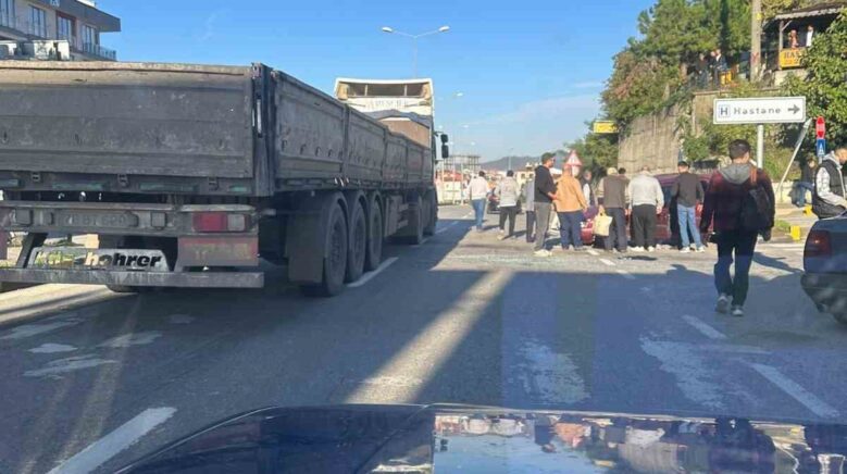 hastane girisinde kaza 2 yarali DzLEHXJb