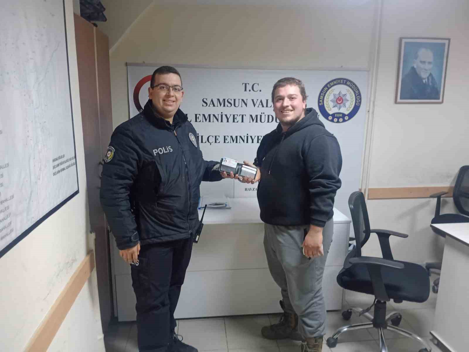 havzada kayip cuzdan sahibine ulastirildi LnRMDyru