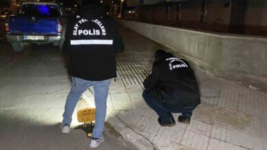 husumetlisinden kacarken kaza yapan iki kisi tufekle vuruldu urD7dMie