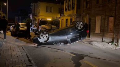 kaldirima carpan otomobil takla atti uptTtISM