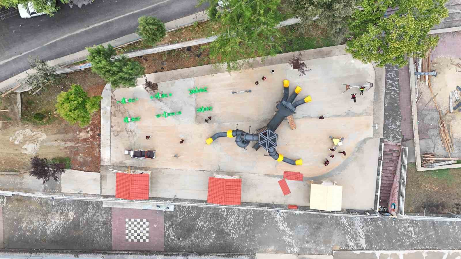 karabukte parklar ve spor alanlari yenilenmeye devam ediyor