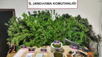 karabukte uyusturucu operasyonu 3 kisi tutuklandi gE246tY6