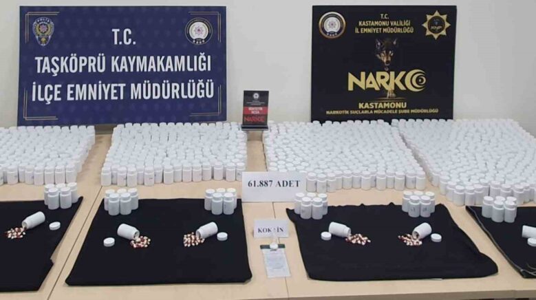 kastamonuda binlerce sentetik ecza hapi ele gecirildi 3 gozalti LYwNNkO5