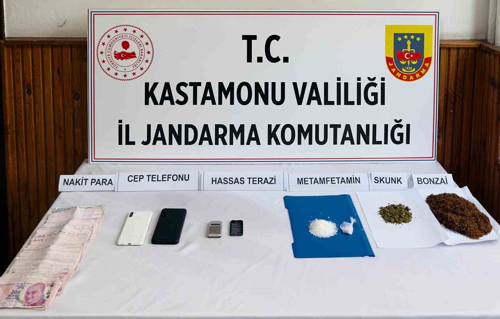 kastamonuda uyusturucu operasyonu 1 tutuklama 23DFjQA5