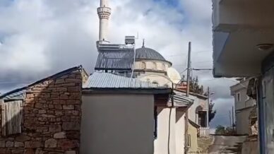 kaynak makinesi kayboldu camii hoparlorunden sitem etti Fny9bkgK