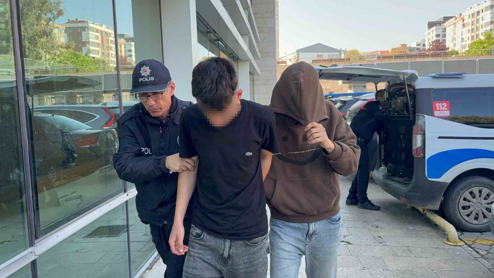 magazalardan giyim esyasi calan 2 kisi yakalandi