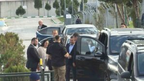 ozgur ozel duzcede tutuklu bulunan pinar turkeri ziyaret etti 2e5rUTCm