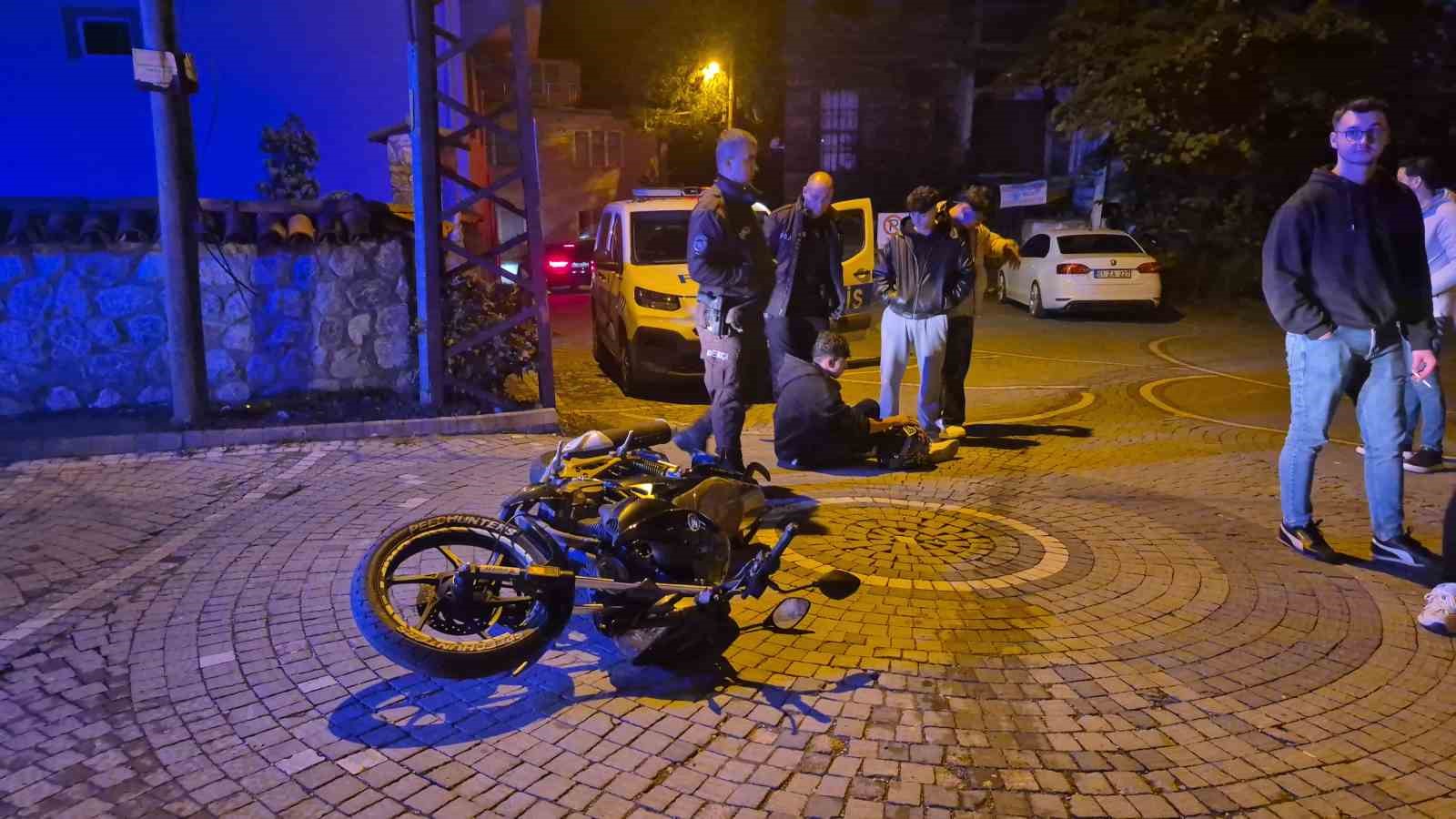 polisi gorunce kacan motosikletli kaza yapinca yakalandi Nz2VcnEk