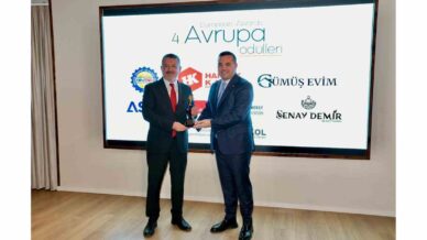 rektor kirisik sosyalfest yilin en basarili projesi odulunu aldi DfEYc3vu