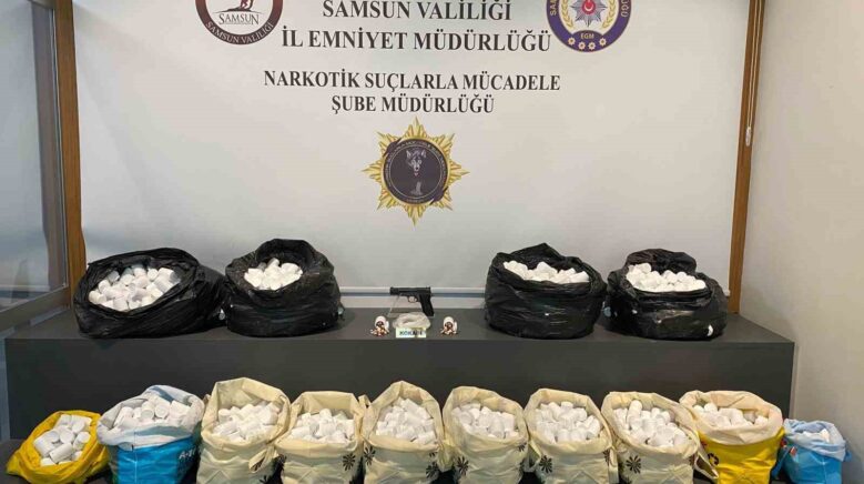 samsunda 105 bin uyusturucu hap ele gecti 5 gozalti qmcsQWz3