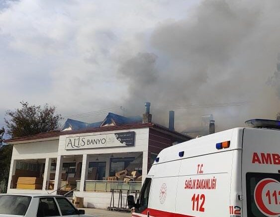 samsunda mobilya dukkaninda yangin MU7LCjjd