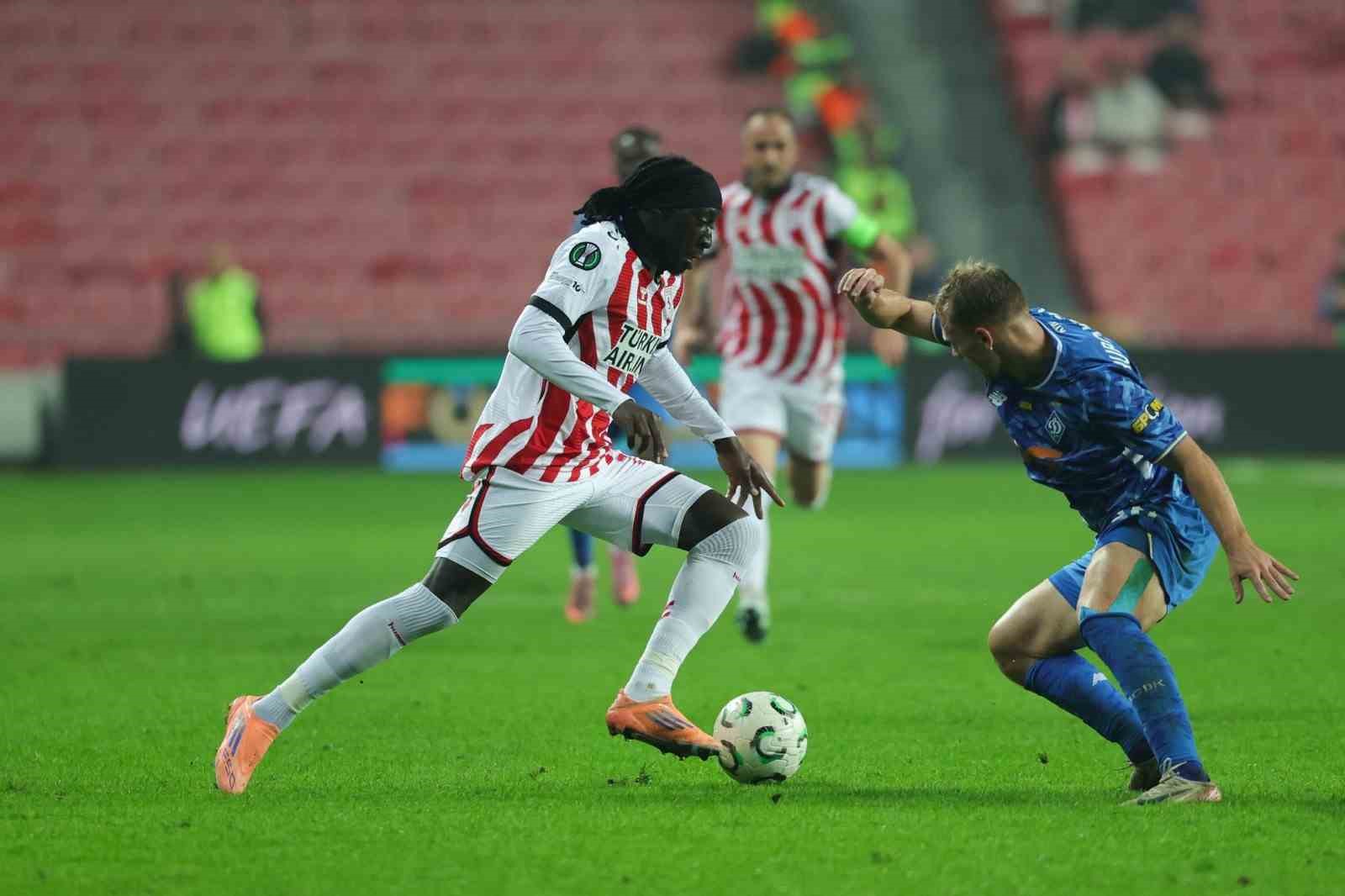 samsunspora coulibalyden uzucu haber RWAauTUB