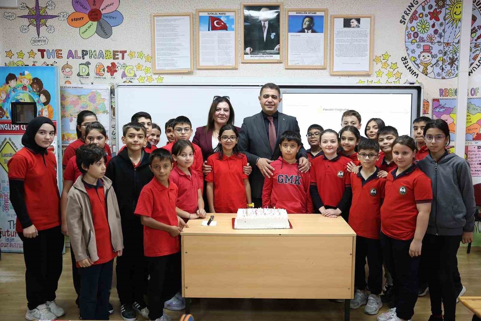 sinif baskanligi seciminde verdigi sozu tuttu 2S43kkdn