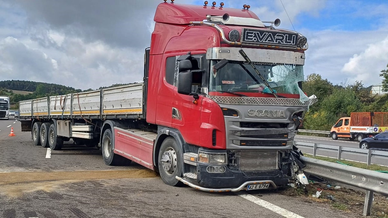 temde bariyerlere carpan tirin dorsesindeki demir profiller yola sacildi 1 yarali TOGFyKc7