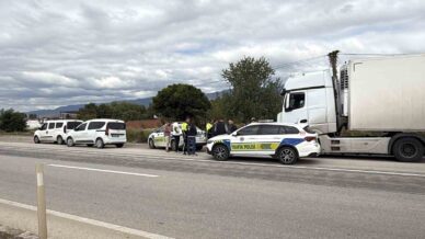 tokatta kacak gocmen tasiyan tir soforu ve arkadasi tutuklandi PHX2F2fI