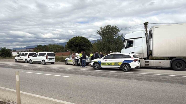 tokatta kacak gocmen tasiyan tir soforu ve arkadasi tutuklandi PHX2F2fI
