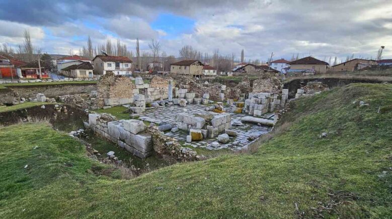 tokattaki termal suyun izleri 2 bin yillik roma hamamini isaret ediyor XdDU433M