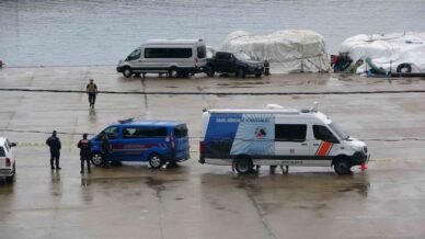 trabzon aciklarinda bulunan insansiz deniz aracini imha etme calismalari basladi 4E3avFbW