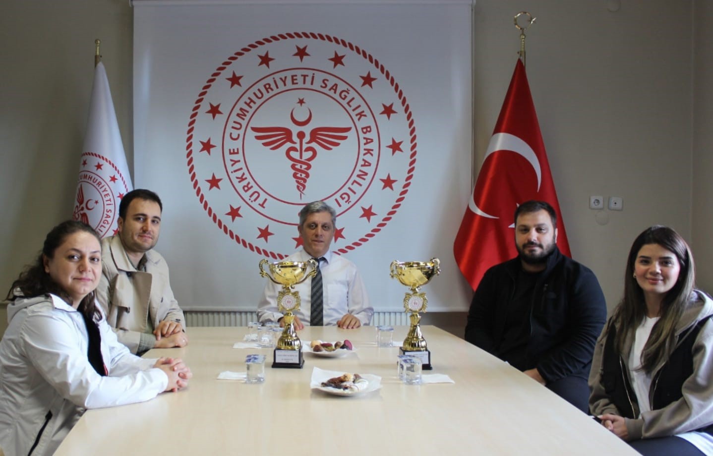 uzunmehmet hastanesi kamu spor oyunlarinda iki bransta il sampiyonu r3cnOfcF