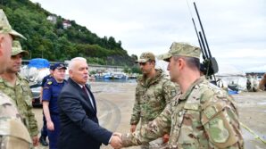 vali aziz yildirim denizde supheli ya da tanimlayamadiginiz herhangi bir cisim gordugunuzde lutfen mudahale QQUgV2GW