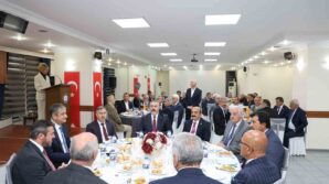 vali yavuz muhtarlarla bir araya geldi xWe7XnGO