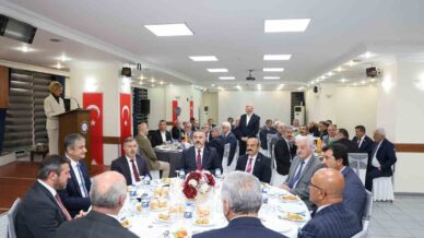 vali yavuz muhtarlarla bir araya geldi xWe7XnGO