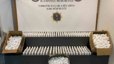 yatak odasina istiflenmis 103 bin adet uyusturucu hap ele gecti rslER96h