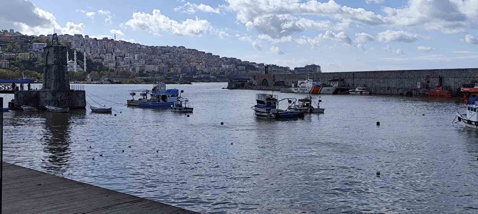 zonguldak limani sari renge boyandi lA1jVOkV